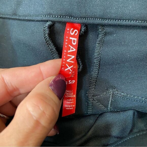 Ladies Spanx Black Ankle Length Spilt Hem Slimming Pants Size Small - Picture 10 of 13